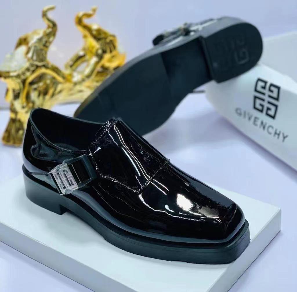 Chaussure givenchy homme hotsell